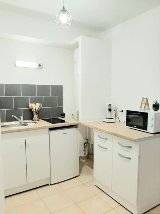 Proche Aeroport A Pied, Le Reve Rose. Apartment Tillé Екстериор снимка