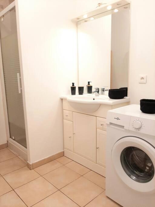Proche Aeroport A Pied, Le Reve Rose. Apartment Tillé Екстериор снимка